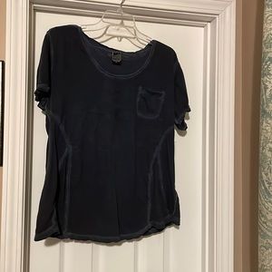 Casual studio blue tee size XL